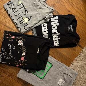 T-Shirt lot sz large & XL (4 pack) y2k/vintage vibes